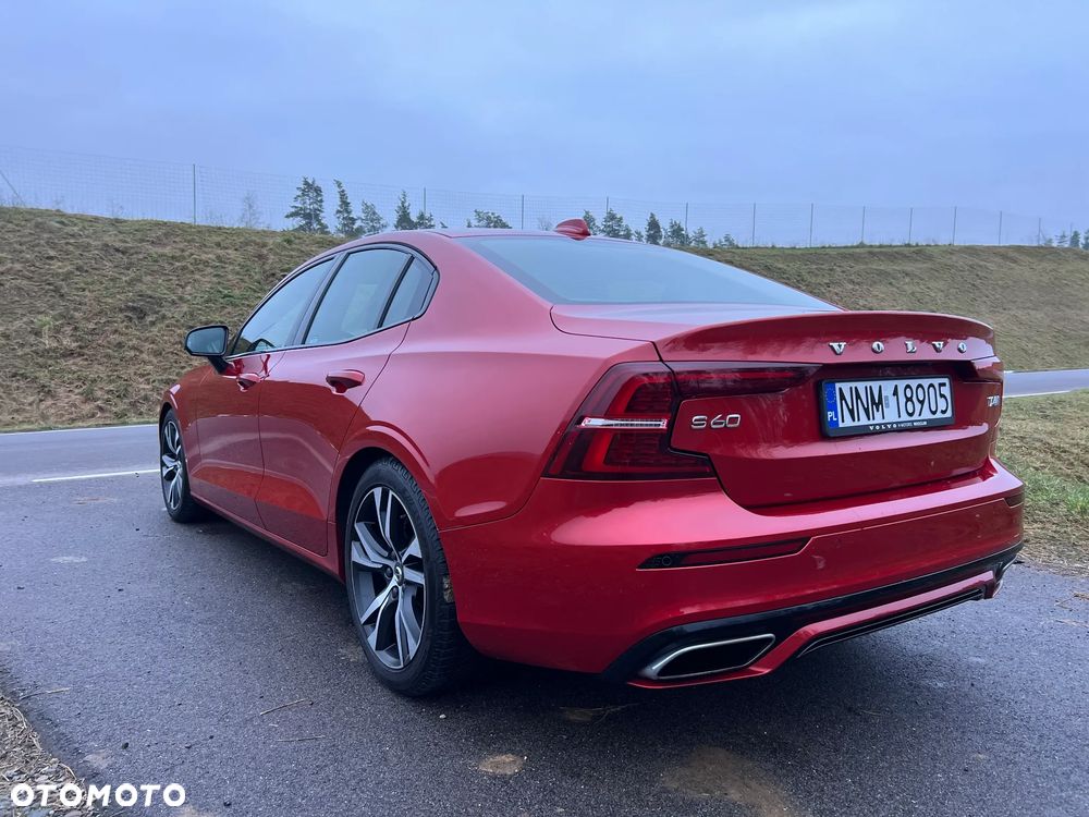 Volvo S60 T4 R-Design - 3