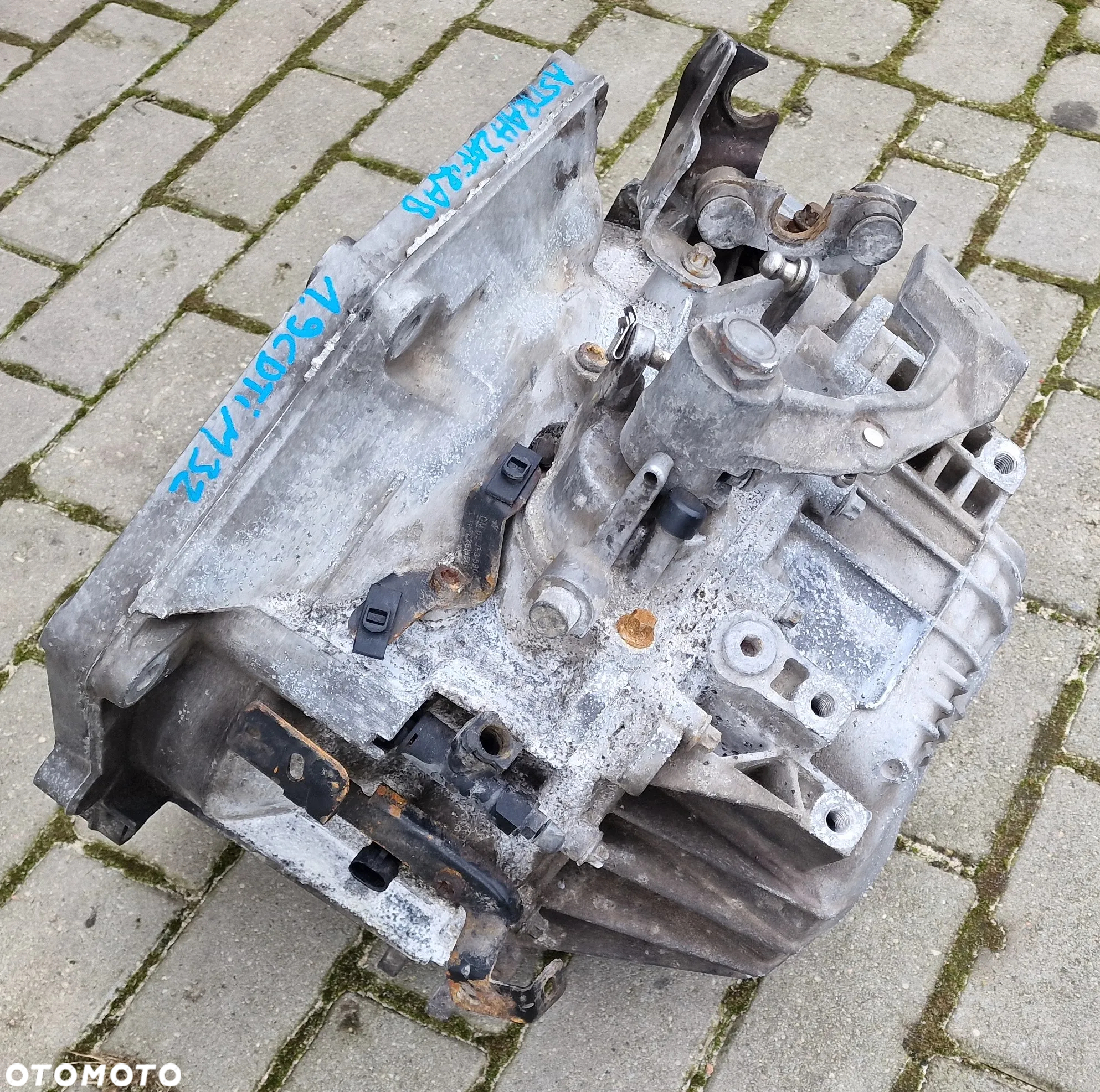 SKRZYNIA BIEGÓW OPEL ASTRA H ZAFIRA B  1.9 CDTI M32 - 6
