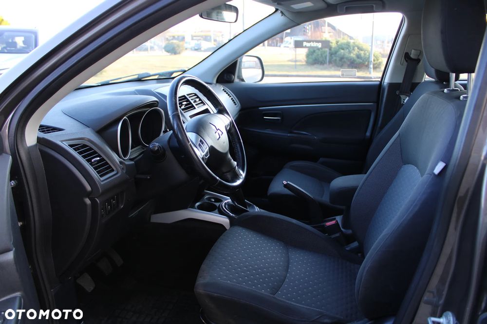 Mitsubishi ASX 1.6 Inform - 11