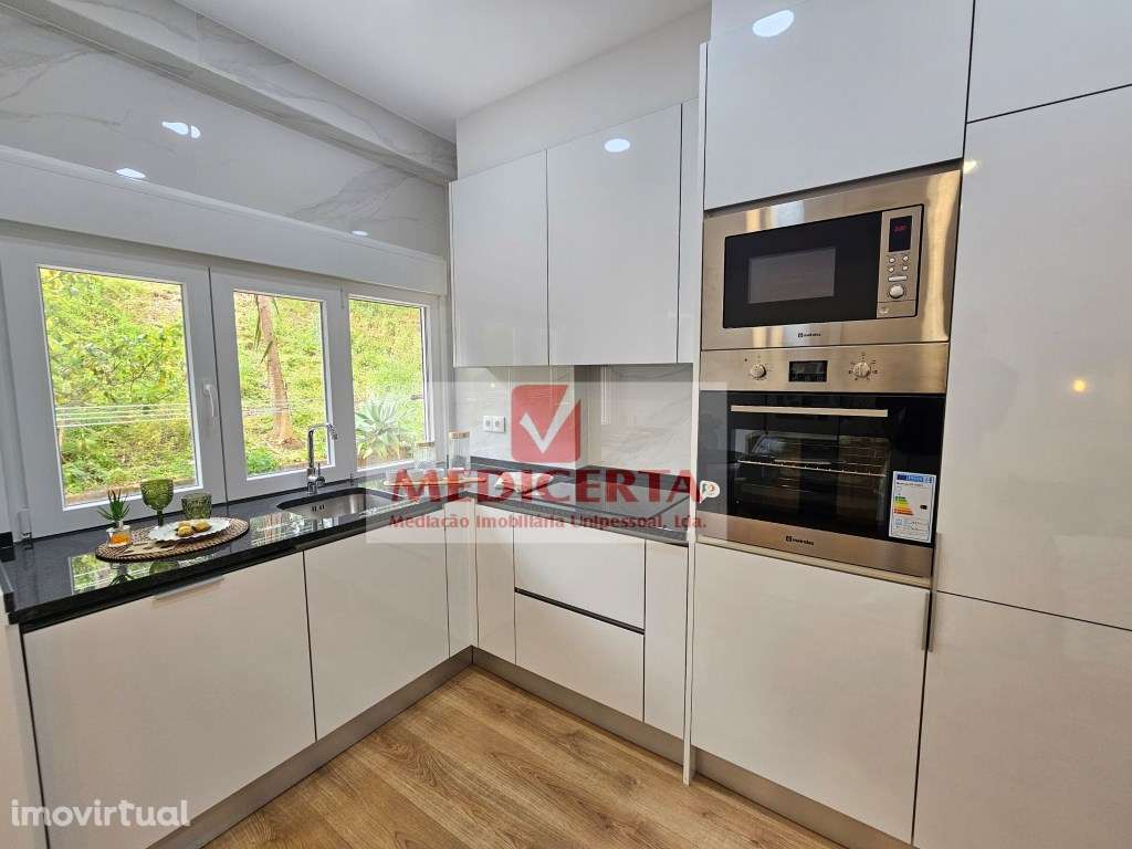 Benfica - T2 Remodelado + Arrecadação - Grande imagem: 3/18