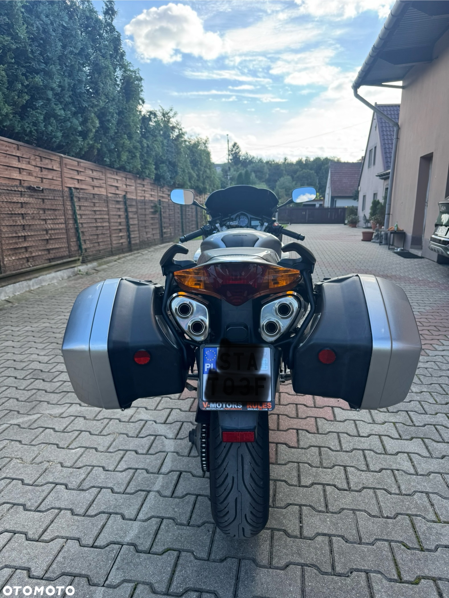 Honda VFR - 8