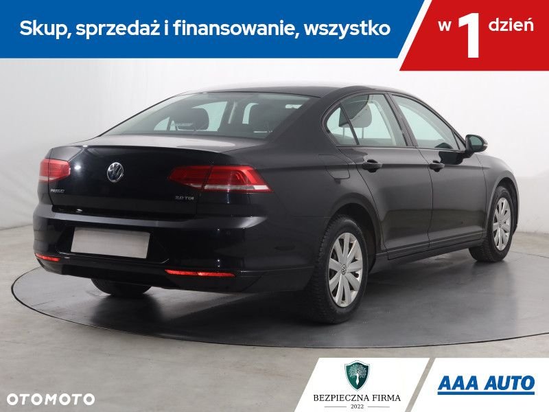 Volkswagen Passat - 6