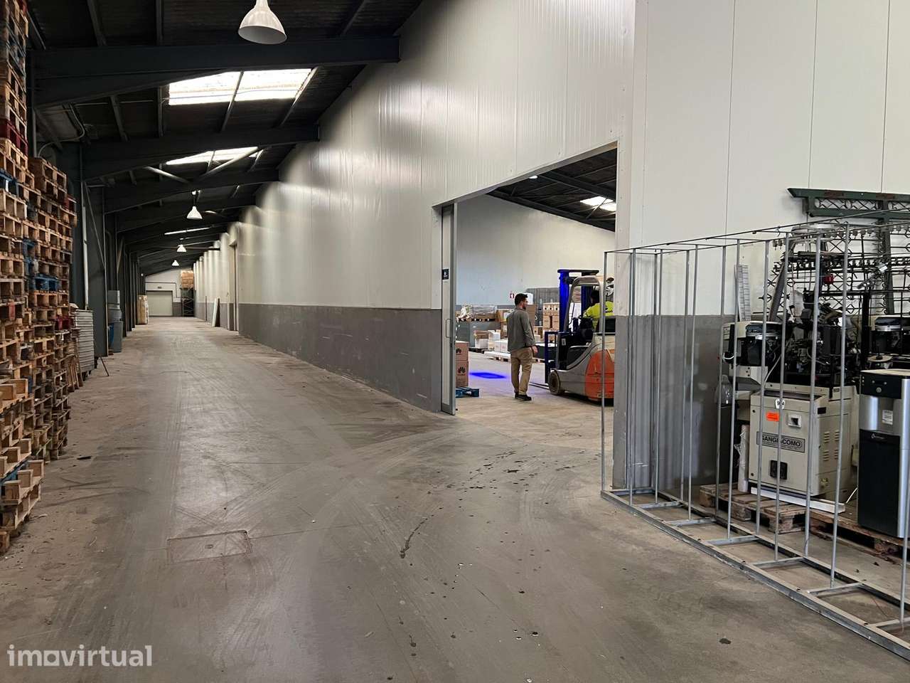 PAVILHÕES INDUSTRIAIS - 900M2 e 1.100M2- AVIDOS - COMPLEXO FITOR - Grande imagem: 3/11