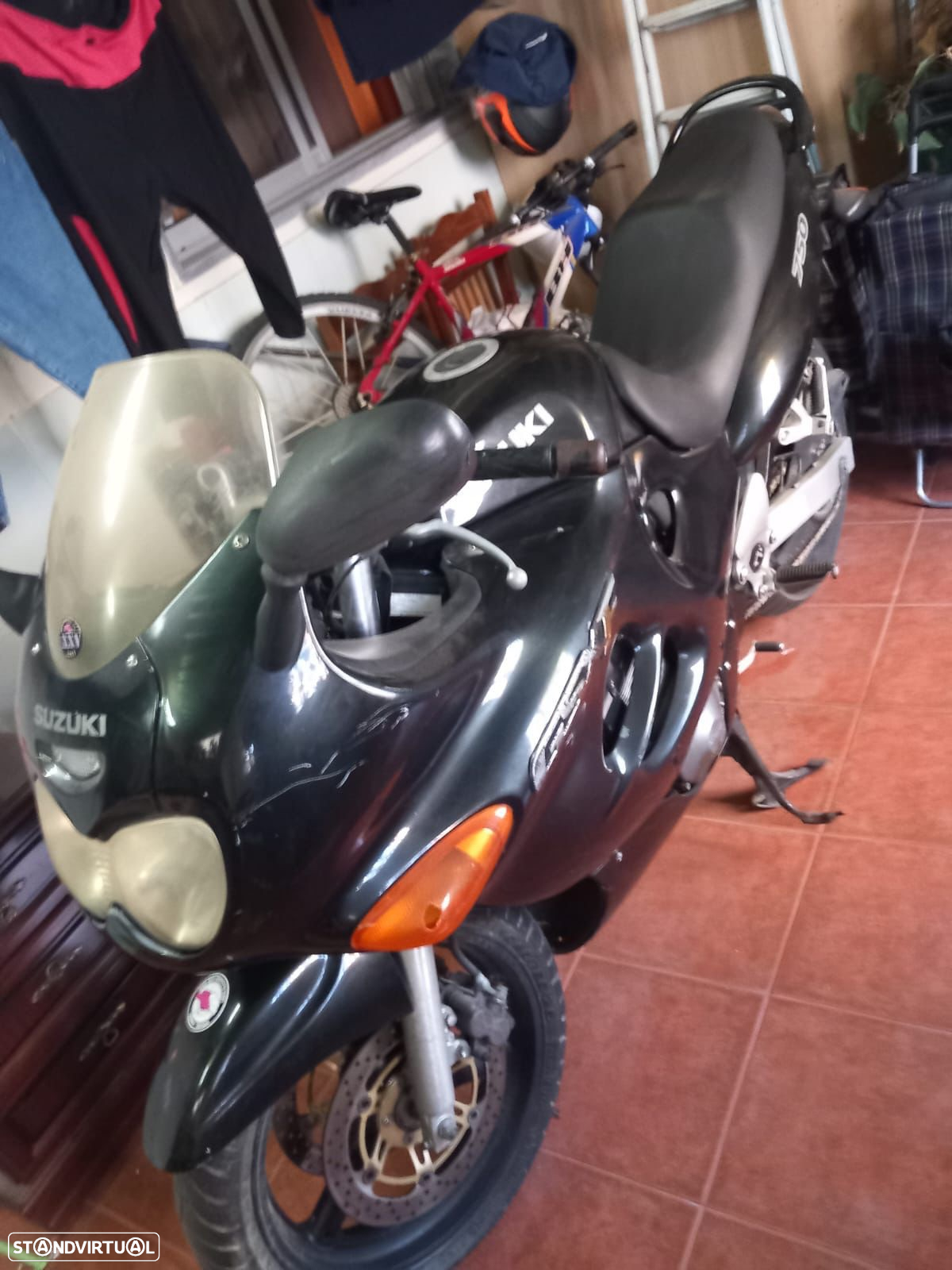 Suzuki GSX - 2