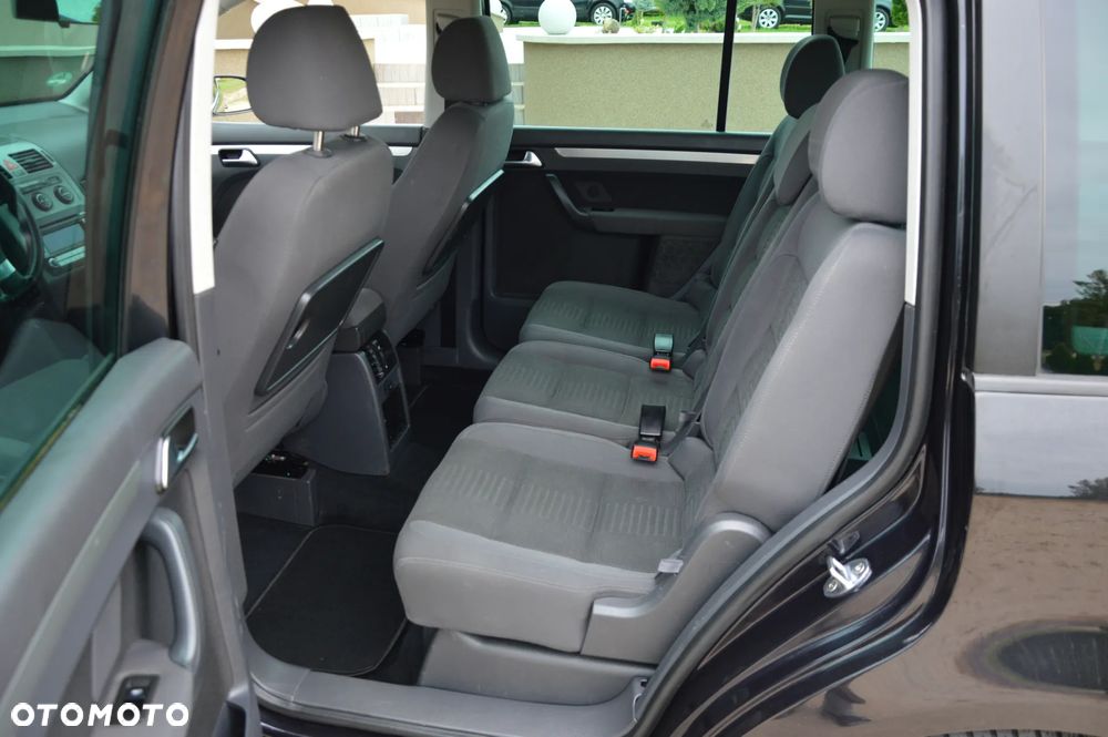 Volkswagen Touran 2.0 TDI Highline - 17