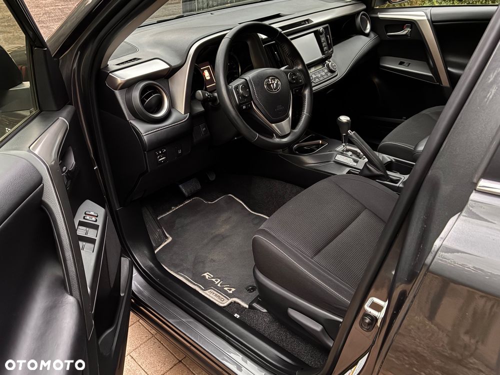 Toyota RAV4 - 10