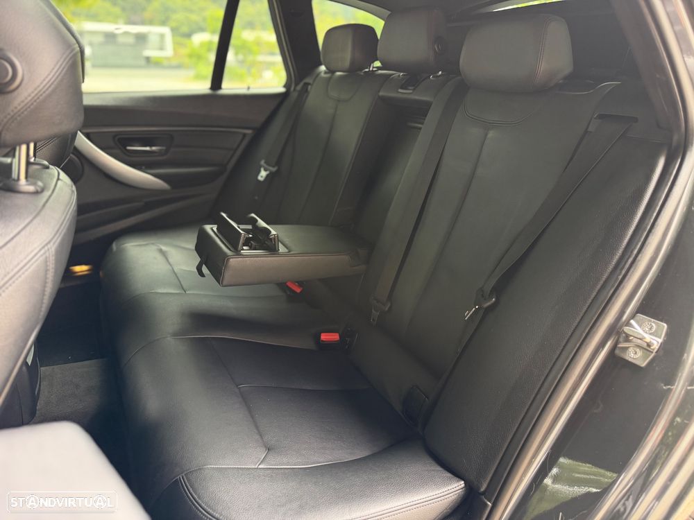 BMW 320 d Auto Pack M - 23