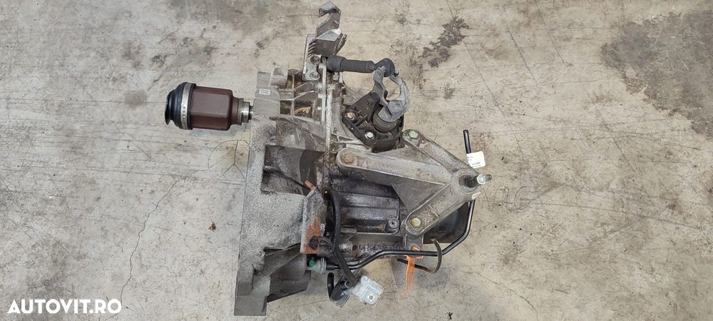 CUTIE VITEZE manuala  NISSAN JUKE 1.6 BENZINĂ 2010–2014 COD OEM 3210000Q0J / FDN 820036 CEJR0526 ST JR5 319 8200133311 (5C) - 5