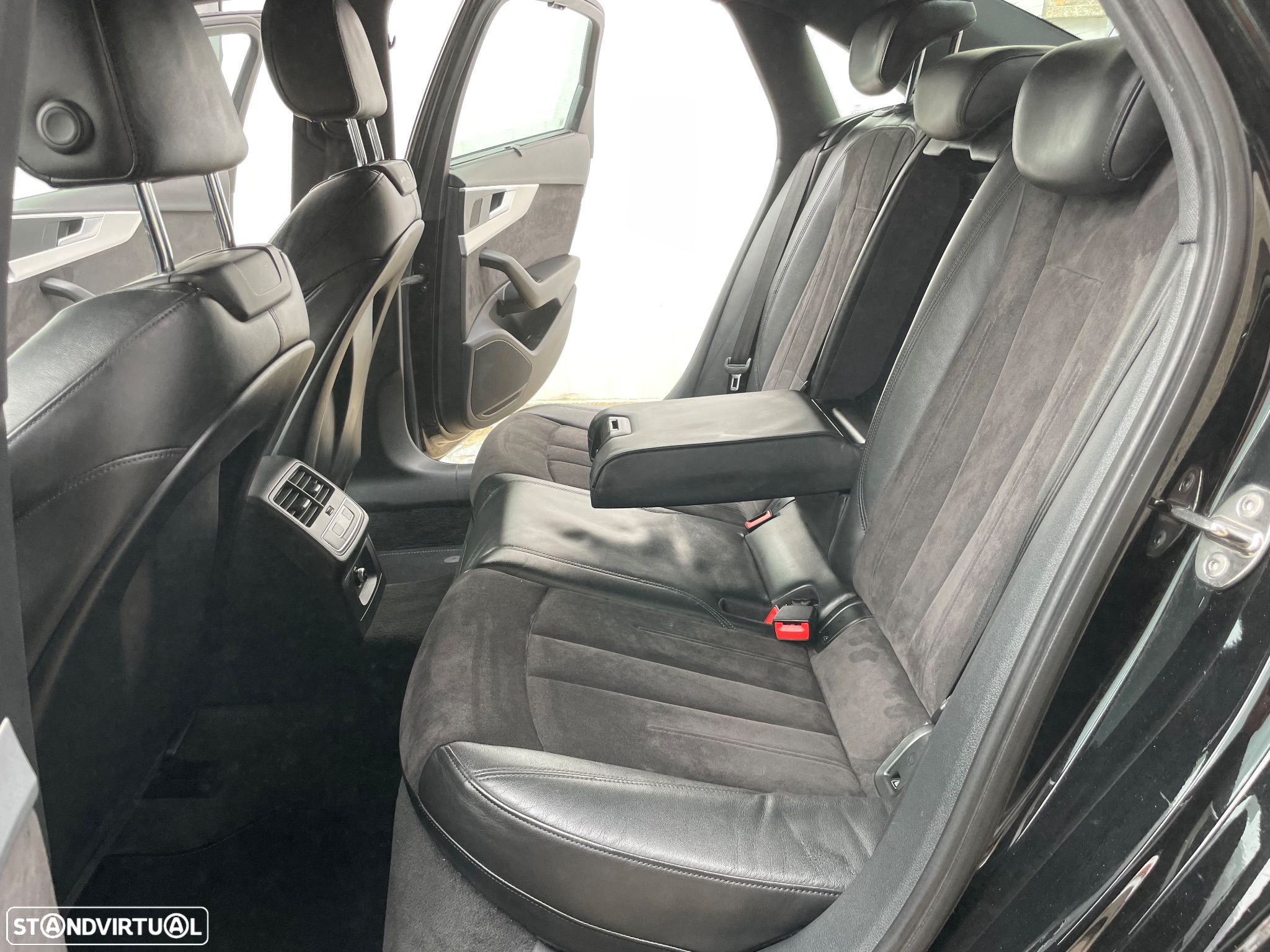 Audi A4 2.0 TDI Business Line S-line - 52