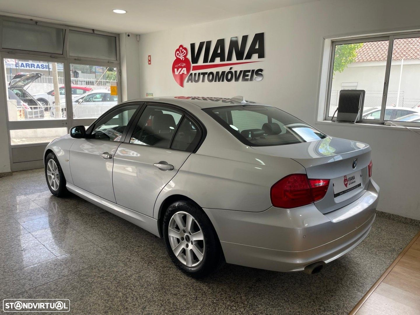 BMW 320 d EfficientDynamics Navigation - 2