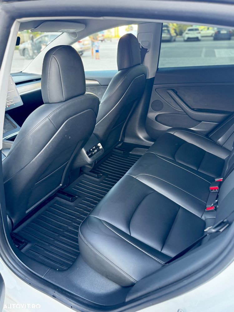 Tesla Model 3 Performance - 12