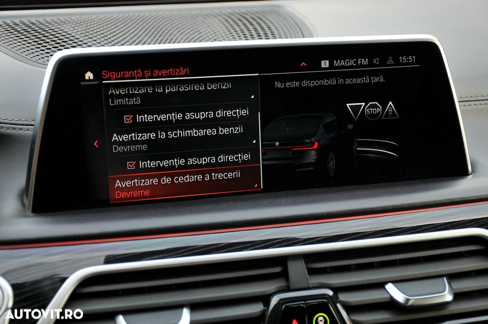 BMW Seria 7 750i xDrive - 16