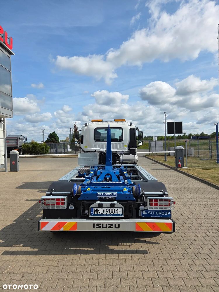 Isuzu F12 - 7