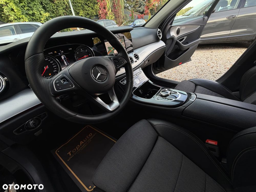 Mercedes-Benz Klasa E 220 d 9G-TRONIC - 19