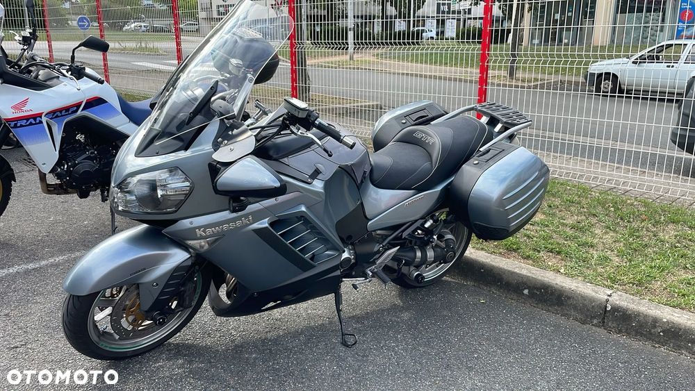 Kawasaki GTR - 39