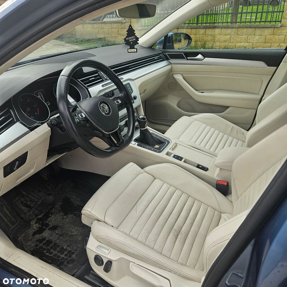 Volkswagen Passat 1.6 TDI BMT Comfortline - 4