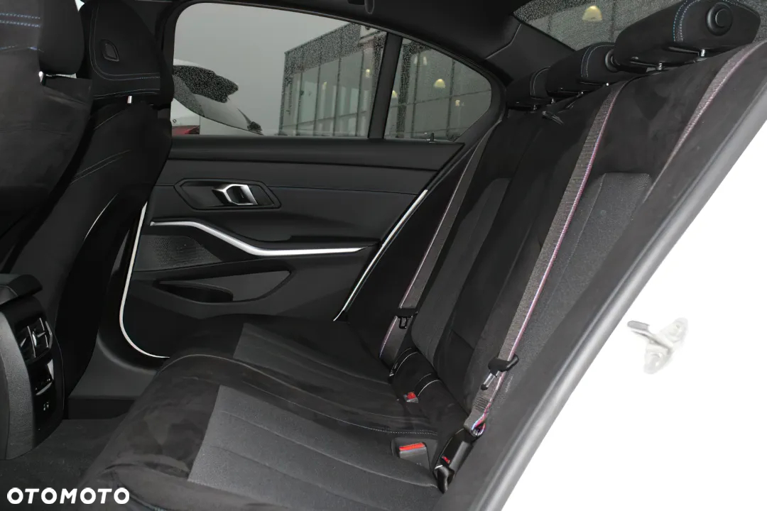 BMW Seria 3 318i M Sport - 8
