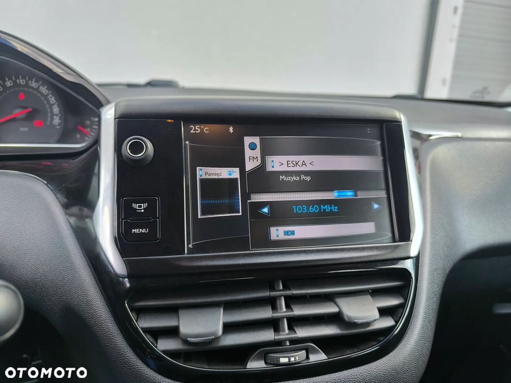 Peugeot 208 - 30