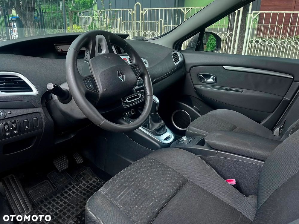 Renault Scenic 2.0 16V Privilege CVT - 21