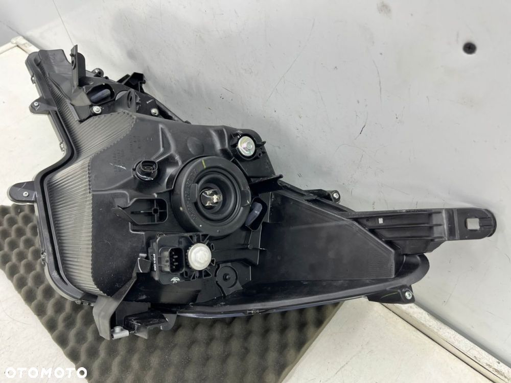 Lampa reflektor Mitsubishi Space Star LIFT 19-24r. prawa przednia ORYGINALNA Europa prawy przód - 13