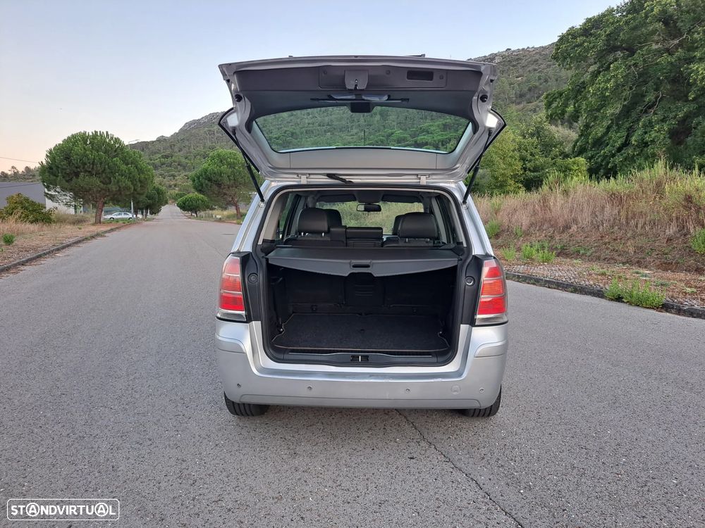 Opel Zafira 1.9 CDTI Cosmo - 25