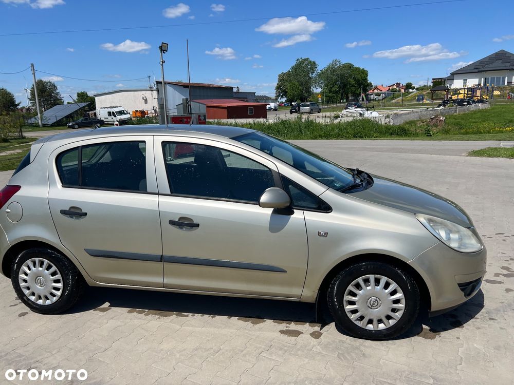 Opel Corsa 1.2 16V Essentia - 3