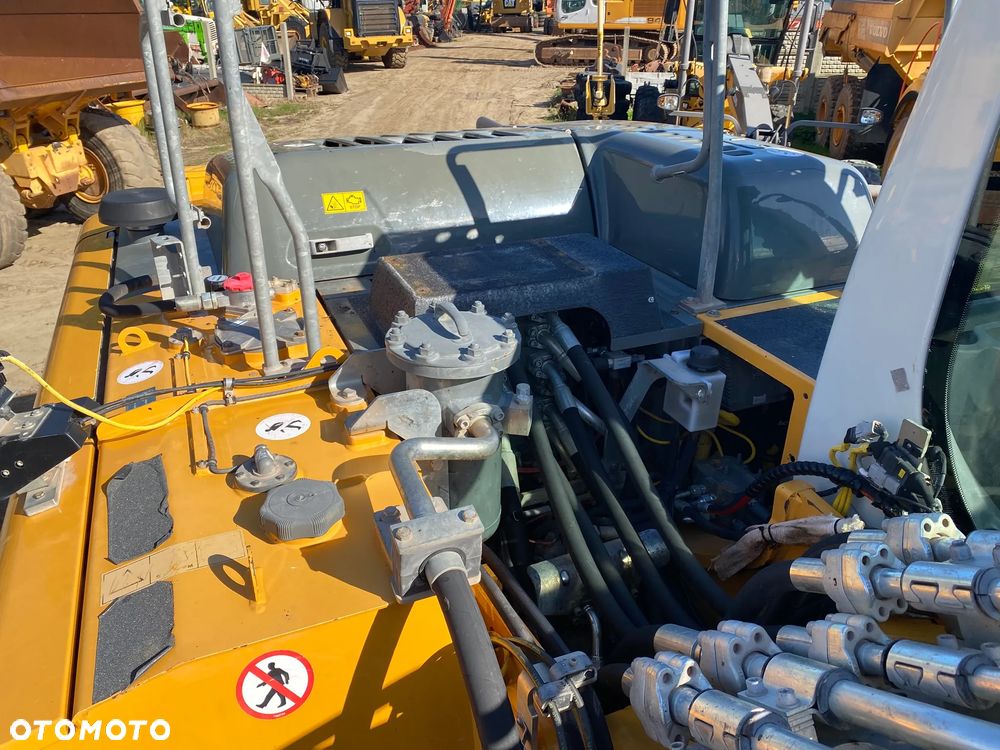 Liebherr R 926 LC, 2019 ROK, RAMIĘ 3X ŁAMANE, Z NIEMIEC, SERWISOWANA W LIEBHERR, PIĘKNY STAN - 24