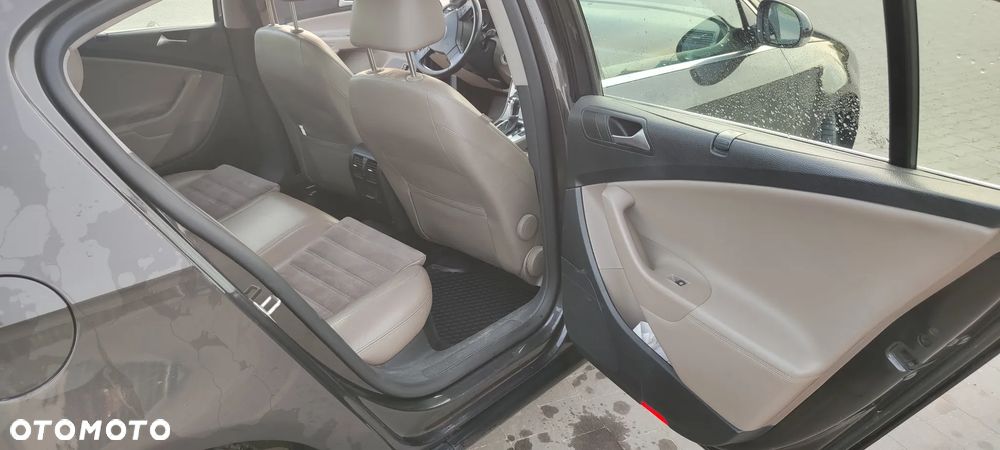 Volkswagen Passat 2.0 TDI DPF Highline DSG - 12