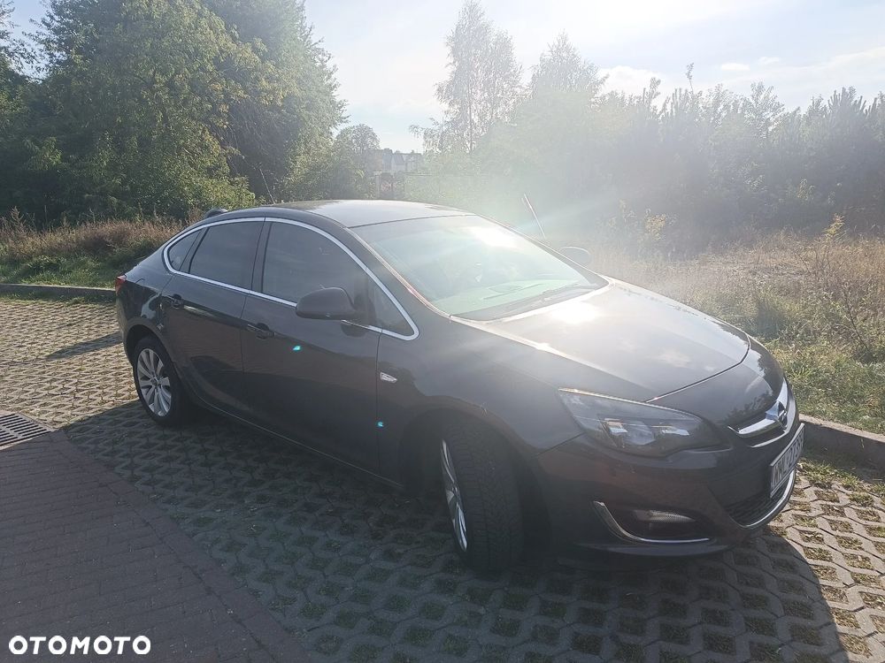 Opel Astra IV 1.6 Executive - 2