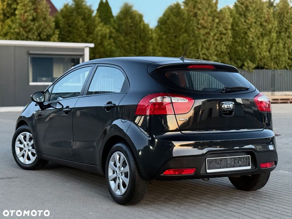 Kia Rio - 8