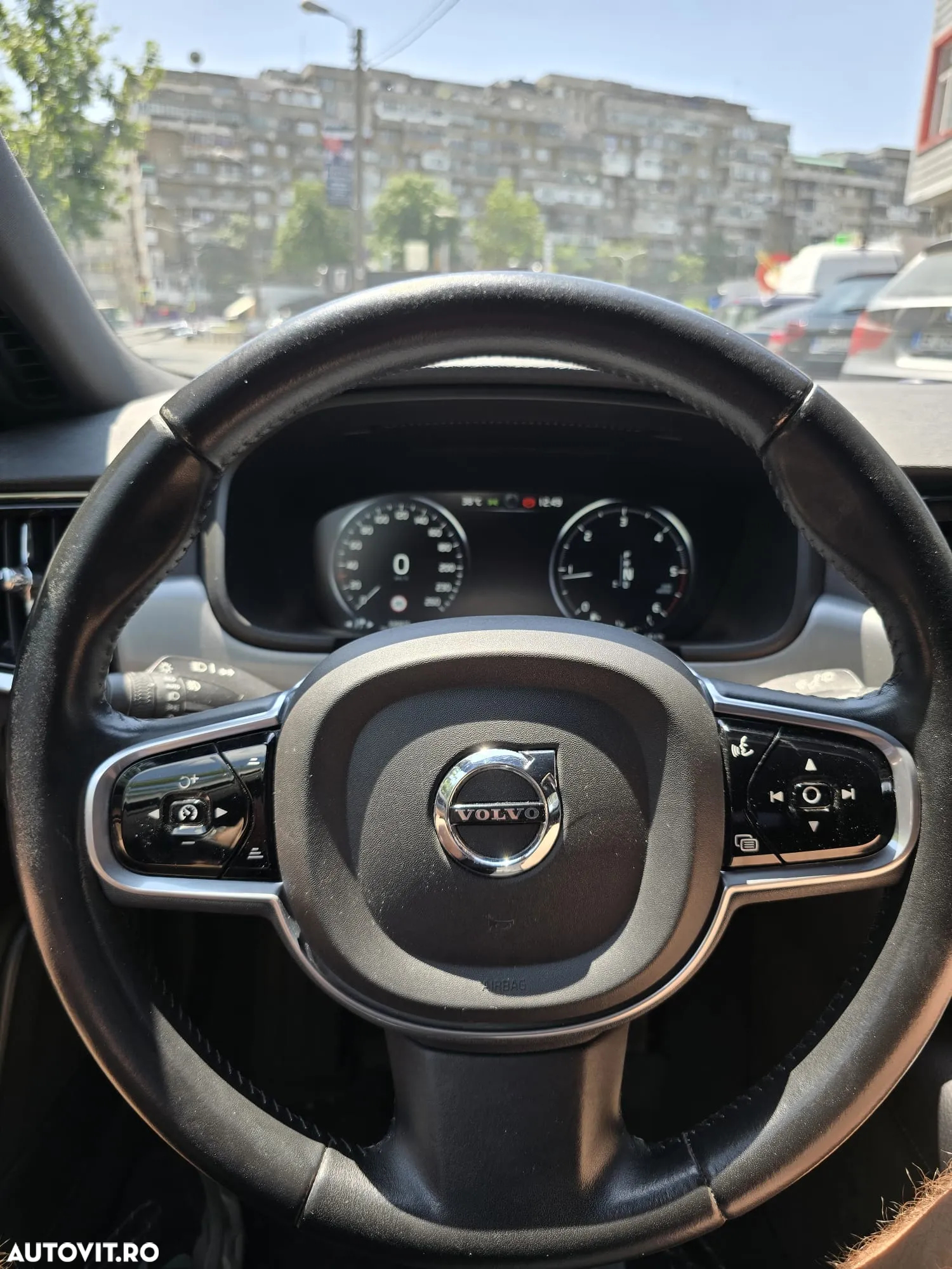 Volvo V90 D4 Geartronic Momentum Pro - 13