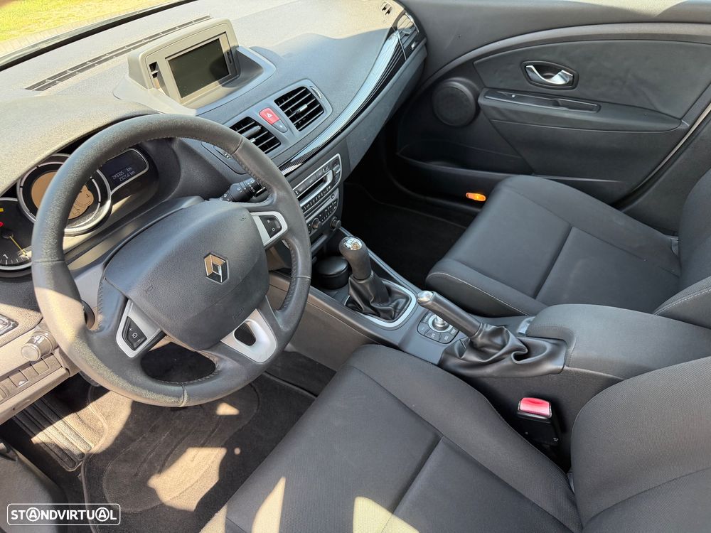 Renault Mégane 1.5 dCi Dynamique - 8