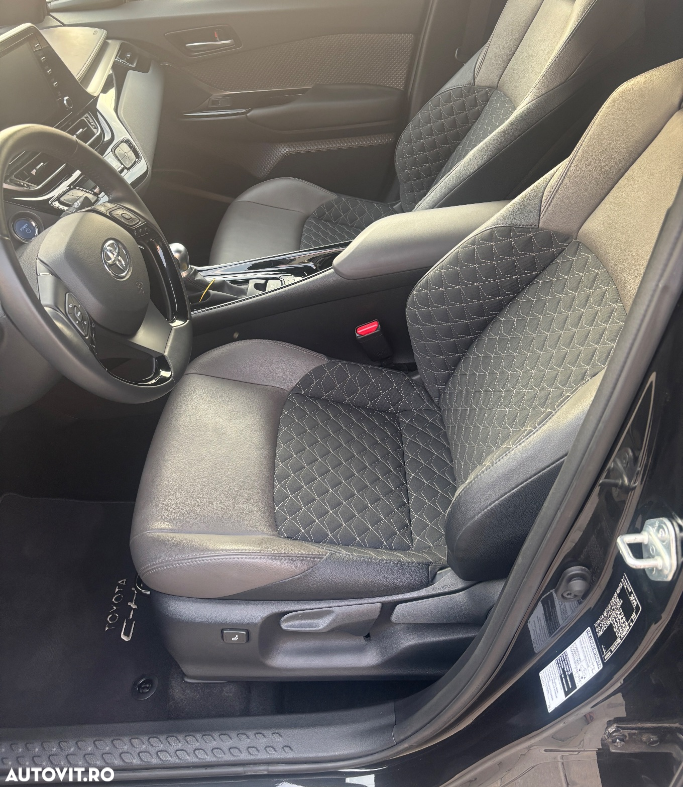 Toyota C-HR 2.0 Hybrid Lounge - 30