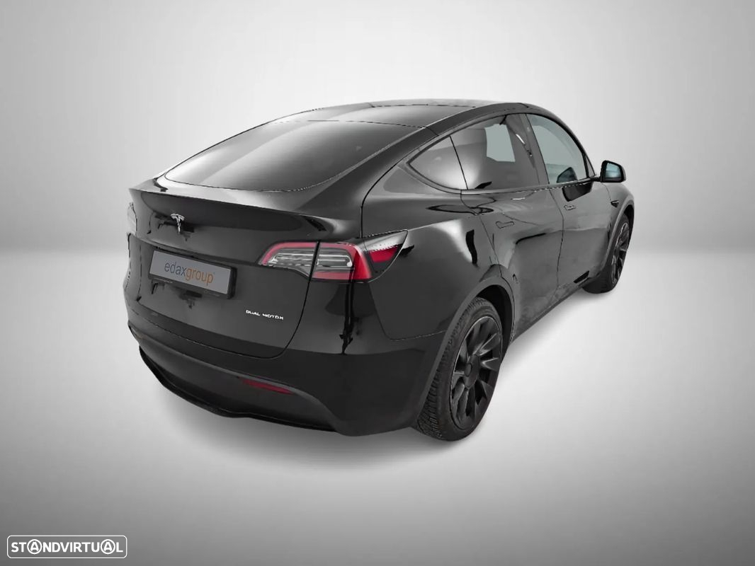 Tesla Model Y Long Range Dual Motor AWD - 2