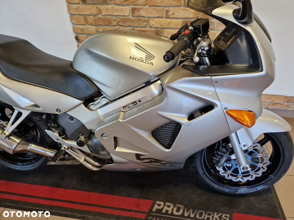 Honda VFR - 22