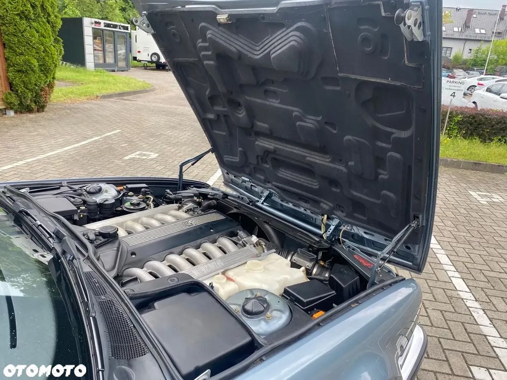 BMW Seria 7 750iL - 8