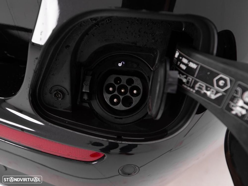 Mercedes-Benz E 300 de 9G-TRONIC AMG Line - 16