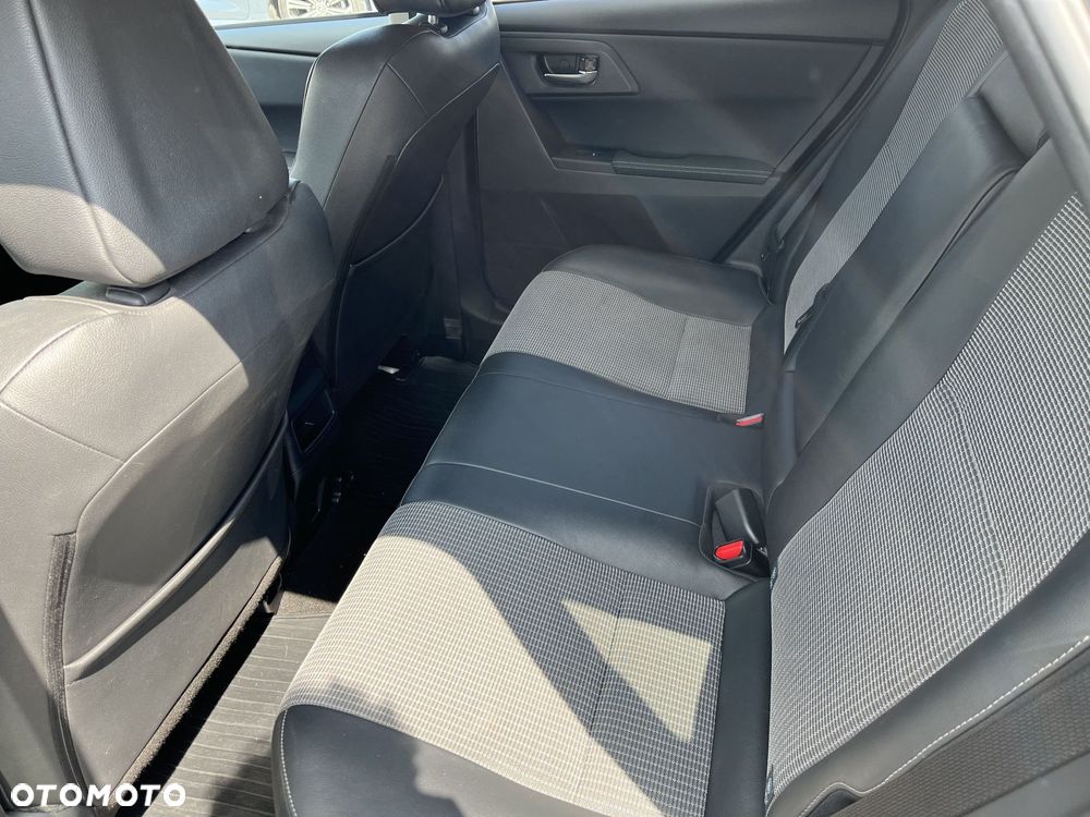 Toyota Auris - 13