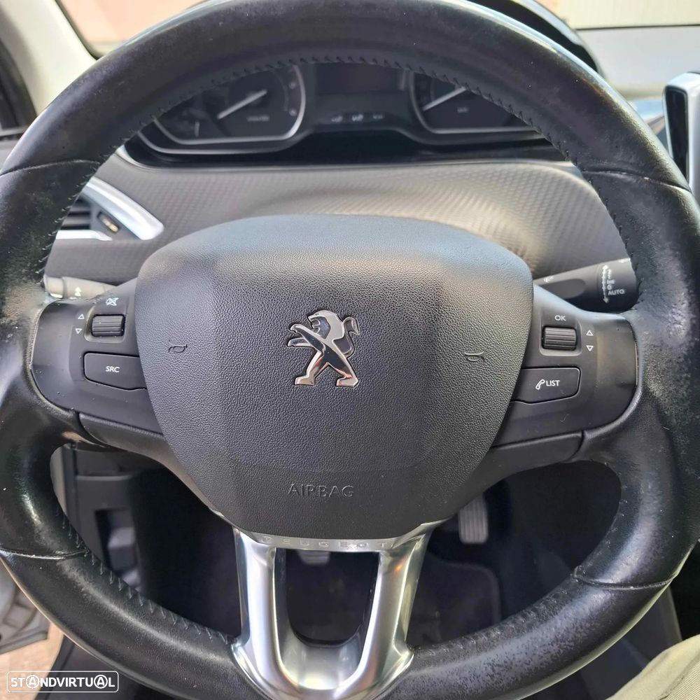 Peugeot 208 1.6 BlueHDi Allure - 18