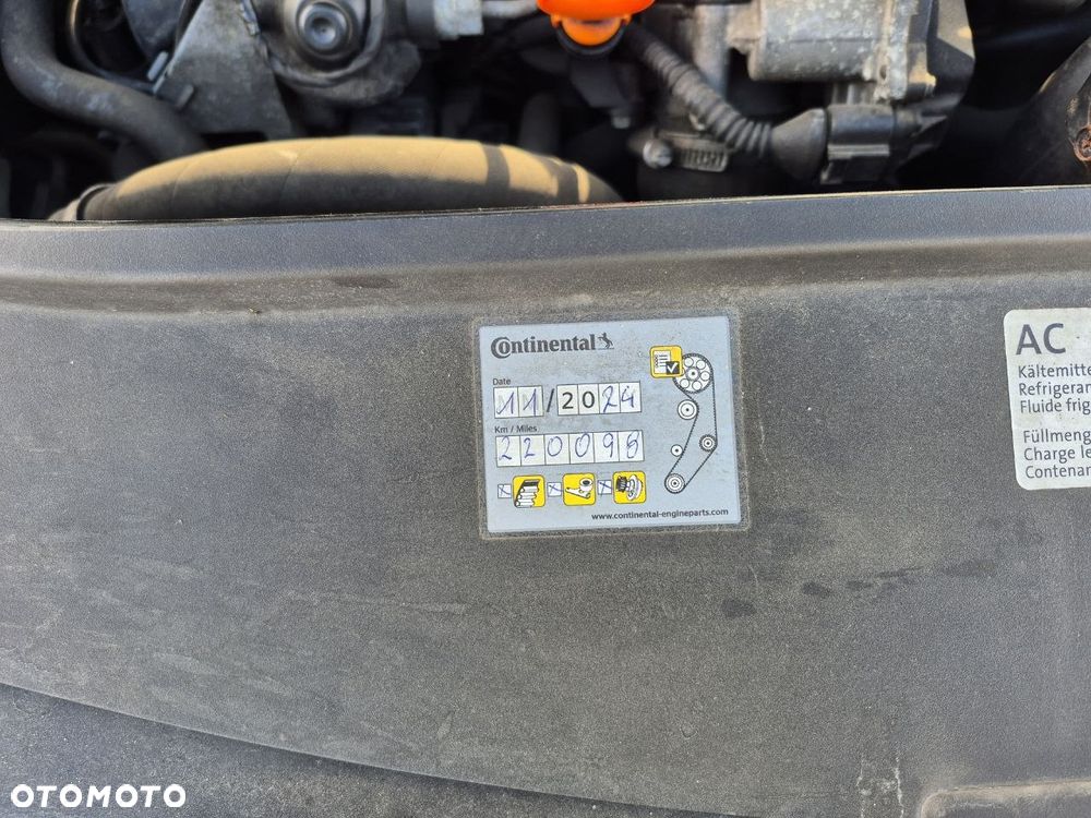 Volkswagen Passat 2.0 TDI Comfortline - 36