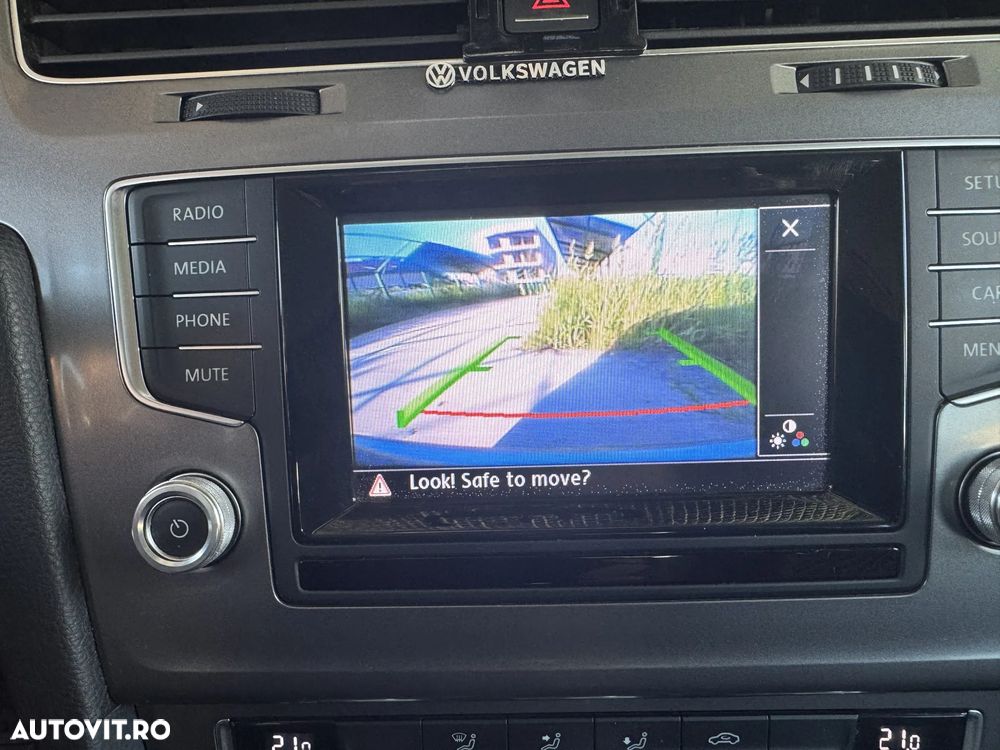 Volkswagen Golf - 10