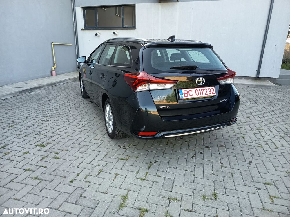 Toyota Auris - 13