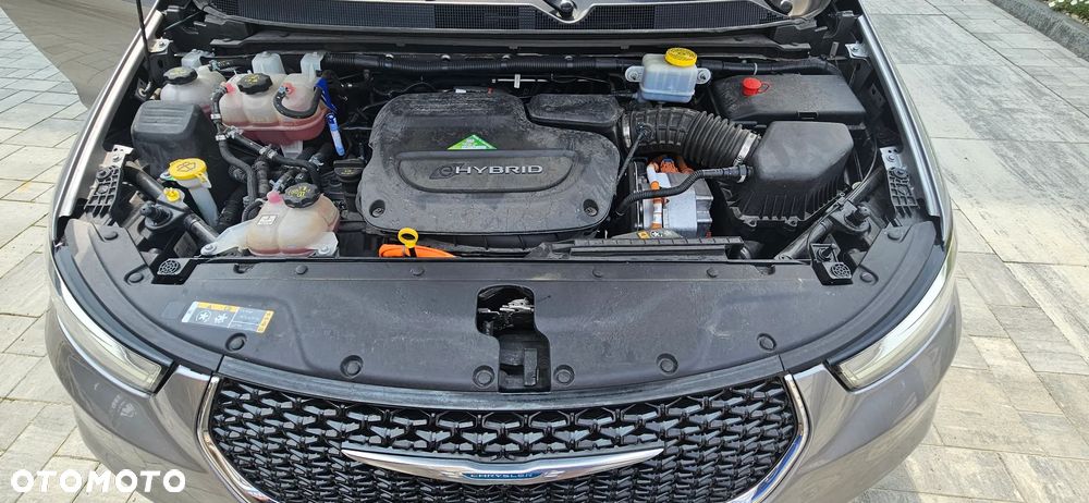 Chrysler Pacifica - 12