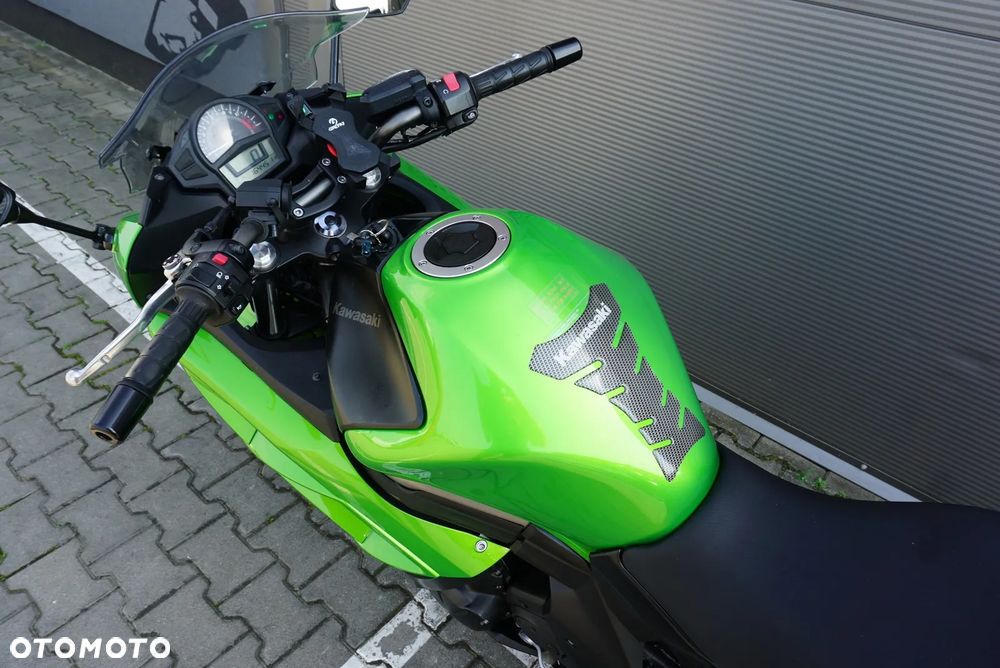Kawasaki ER - 17