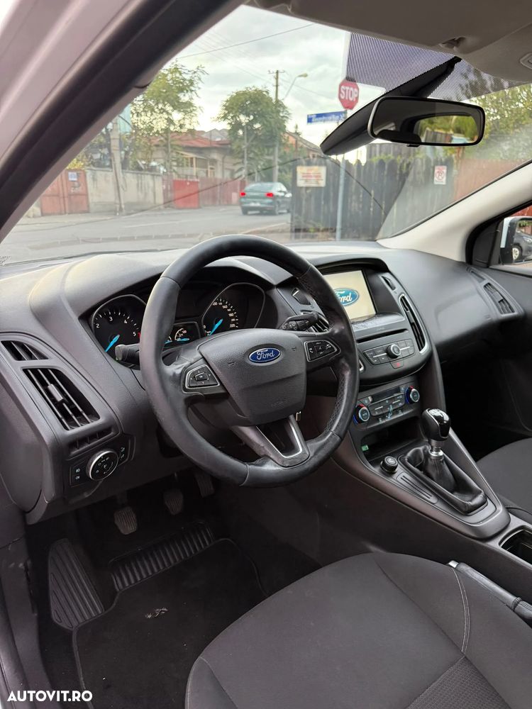 Ford Focus - 10
