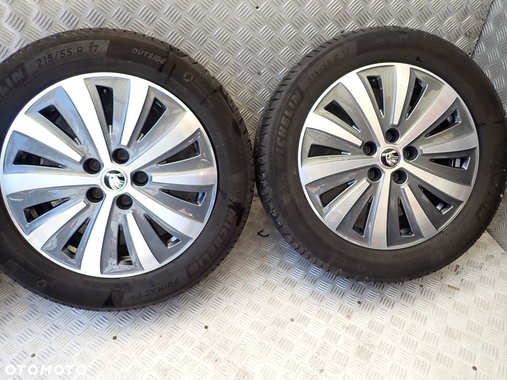 FELGI ALUMINIOWE SKODA 6,5JX17  ET 41  5X112  3V0601025AH     OPONY LATO MICHELIN 215/55/17 700ZŁ   FELGI 2900 ZŁ - 2