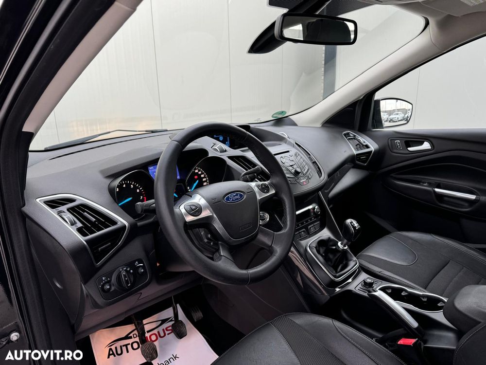 Ford Kuga 1.6 EcoBoost 2x4 Titanium - 9