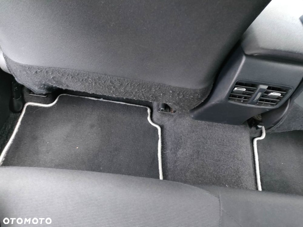 Toyota Corolla 2.0 Hybrid Comfort - 39