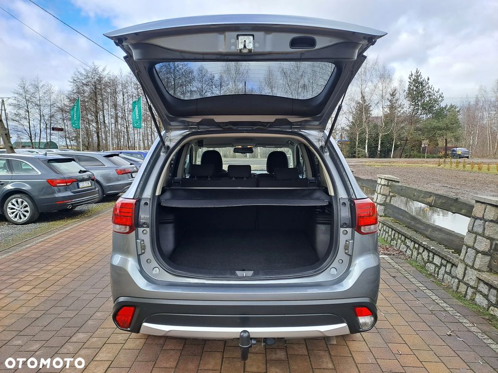 Mitsubishi Outlander - 13