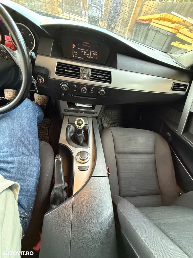 BMW Seria 5 520d Touring - 15